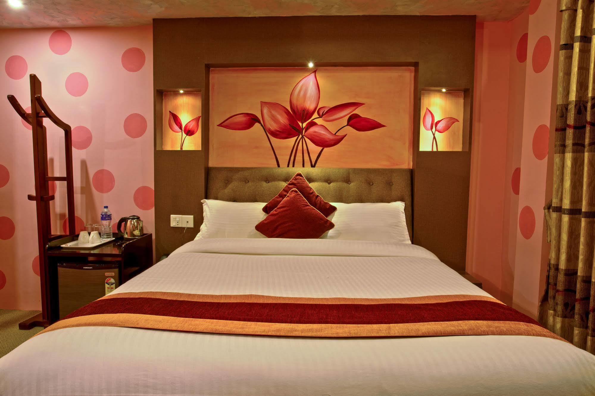 Hotel Nepal Tara Katmandu Kültér fotó